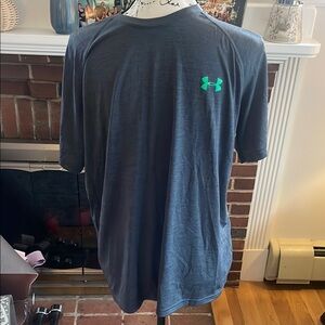 Under Armour Men's Black Shirt